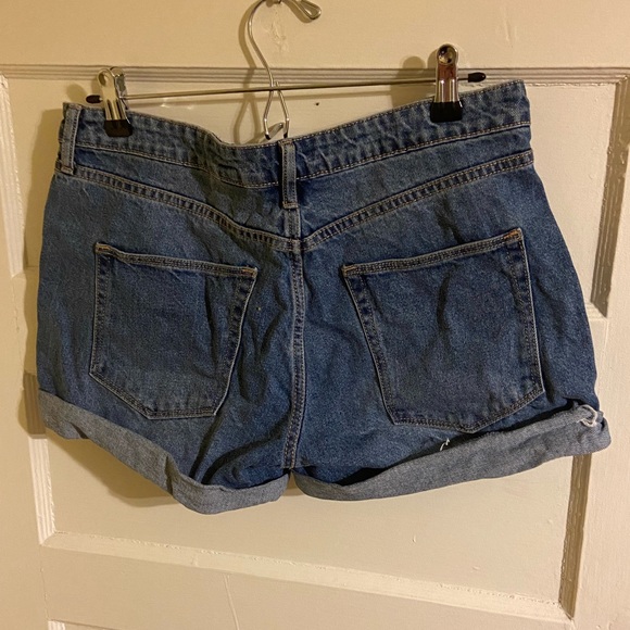 High Waisted H&M Jean Shorts - Picture 2 of 3